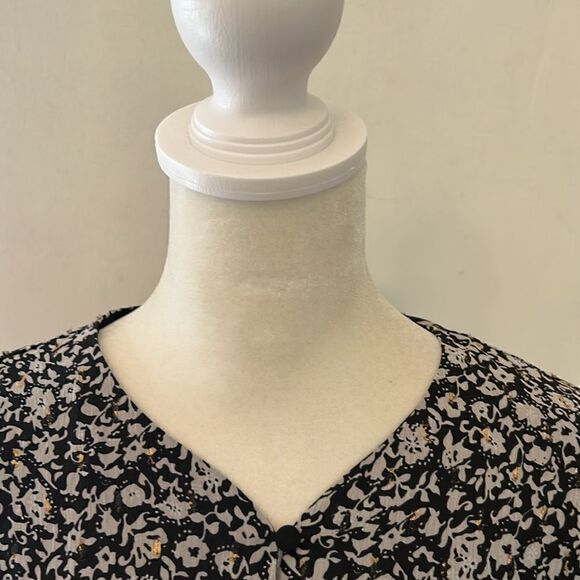 Rachel Zoe black gray metallic long sleeve floral blouse Size S NWOT - Picture 4 of 11